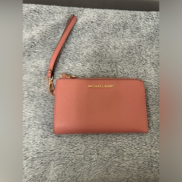 Michael Kors Rose Gold Wristlet - Picture 1 of 10